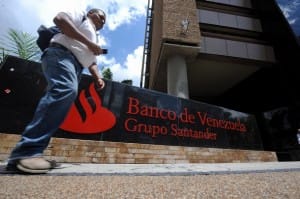 banco-de-venezuela-080108-by-afp-getty-images-300x199, The nationalization of Banco de Venezuela, World News & Views 