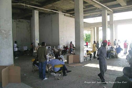haiti-cite-soleil-polling-station-041909-by-c-hip-jean-ristil-web, Lavalas flexes its muscles in Haiti, World News & Views 