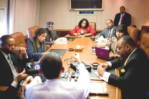 Black-reporters-roundtable-with-Obama-aboard-Air-Force-One-071609-by-NNPA, Black reporters roundtable on Air Force One, News & Views 