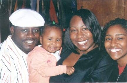 Jalils-son-in-law-Selmar-great-granddaughter-Aminah-Yasmin-daughter-Antoinette-granddaughter-Shacari-20081, Print, sign and mail Jalil Muntaqim’s petition for parole or commutation of sentence, Abolition Now! 