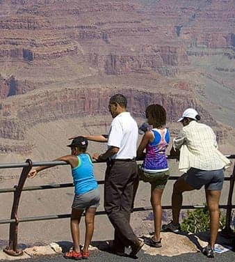 Obama-family-Grand-Canyon-Natl-Park-South-Rim-081609-by-Reuters, From the Occupied Territories: Awaiting the assassination, News & Views 