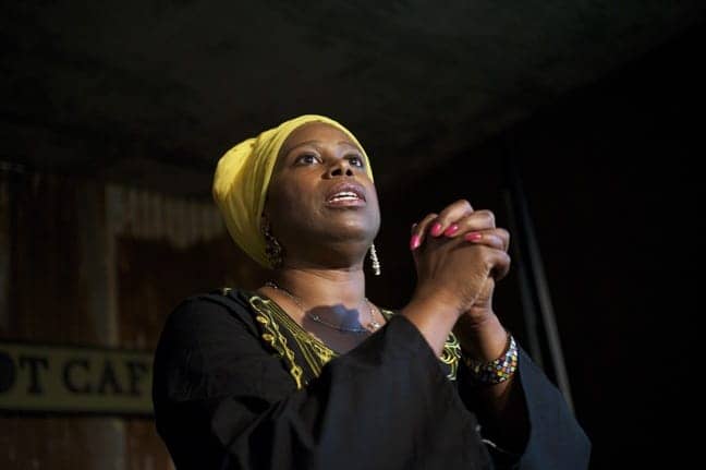 Cynthia-McKinney-Triumph-Tour-Cynthia-speaking-gorgeous-at-Black-Dot-082109-by-Kamau-web, Cynthia McKinney at the Grand Lake Theater, Local News & Views 