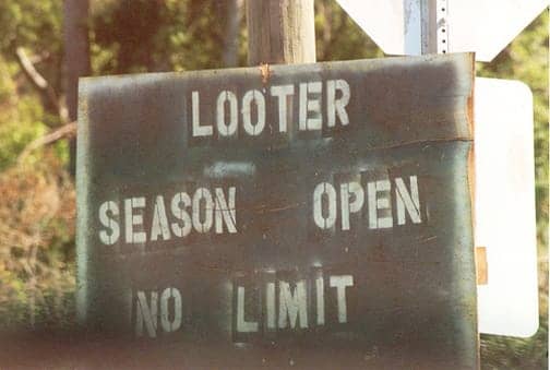 Looter-season-open-no-limit-sign-in-St.-Bernard-Parish-1105-by-i_lov_voyager, Fight heats up over discriminatory housing laws in New Orleans area, News & Views 