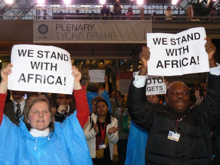 COP-15-We-stand-with-Africa-suspends-talks-Bella-Ctr-121409-by-Nasseem-Ackbarally-IPS, ‘We stand with Africa’: Africa Group shuts down climate talks, World News & Views 