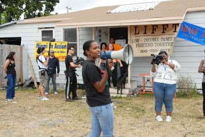 Take-Back-the-Land-liberates-foreclosed-home-for-family-in-Miami, Vacant homes for homeless families, News & Views 
